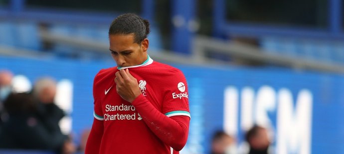 Virgil van Dijk musel být v duelu s Evertonem kvůli zranění střídán