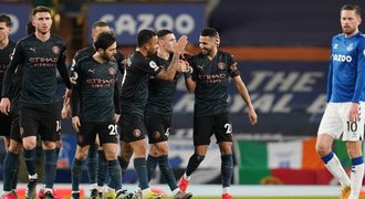 Citizens zvládli dohrávku a mají náskok 10 bodů. Burnley - Fulham 1:1