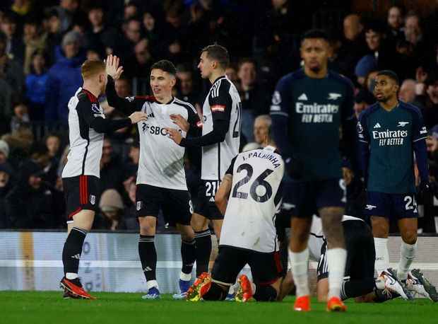 Hráči Fulhamu se radují z gólu v silvestrovském zápase proti Arsenalu Hráči Fulhamu se radují z gólu v silvestrovském zápase proti Arsenalu