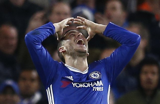 Fotbalista Chelsea Eden Hazard prý odehrál poslední zápas za francouzské Lille opilý, stejně ale zaznamenal hattrick.