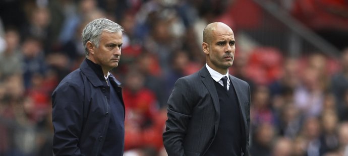 Manchester United - Manchester City, pro mnohé kromě derby i souboj trenérských velikánů Josého Mourinha a Pepa Guardioly.