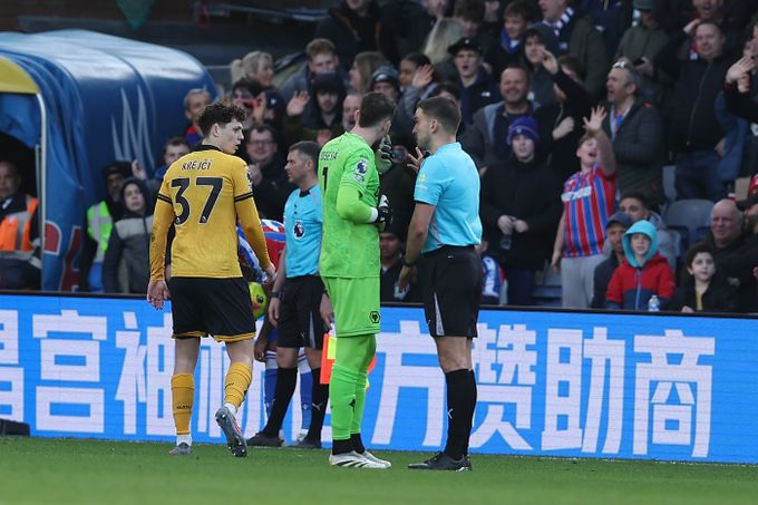 Krejčího vyloučení za zakopnutý míč! Trenér se zlobil: Tohle jednoduše nemůže udělat Krejčího vyloučení za zakopnutý míč! Trenér se zlobil: Tohle jednoduše nemůže udělat