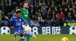 Křídelník Leicesteru Demarai Gray dává gól Burnley