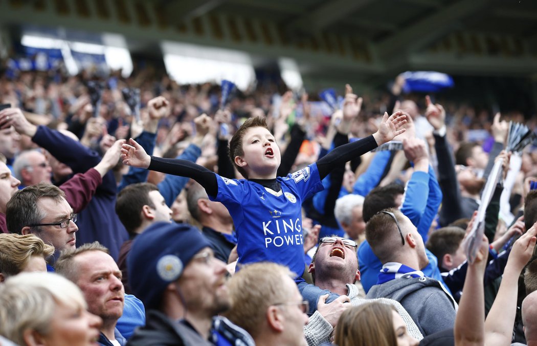 Fanoušci Leicesteru prožívají pohádkovou sezonu, výhra nad Southamptonem je o další kousek přiblížila titulu