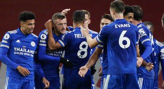 Střídající Vardy v závěru sejmul Arsenal. Everton poprvé prohrál