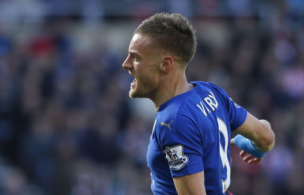 Útočník Jamie Vardy rozhodl o výhře Leicesteru