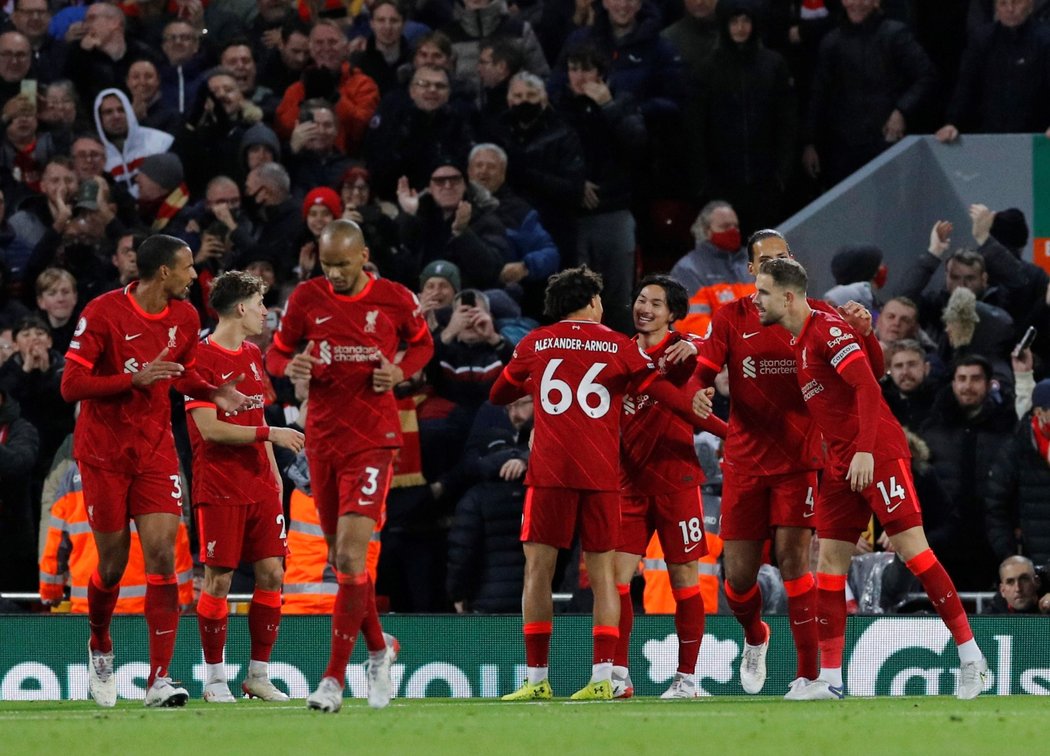 Fotbalisté Liverpoolu slaví další zásah v síti Arsenalu