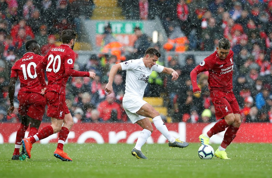 Liverpool porazil Burnley v divoké přestřelce 4:2