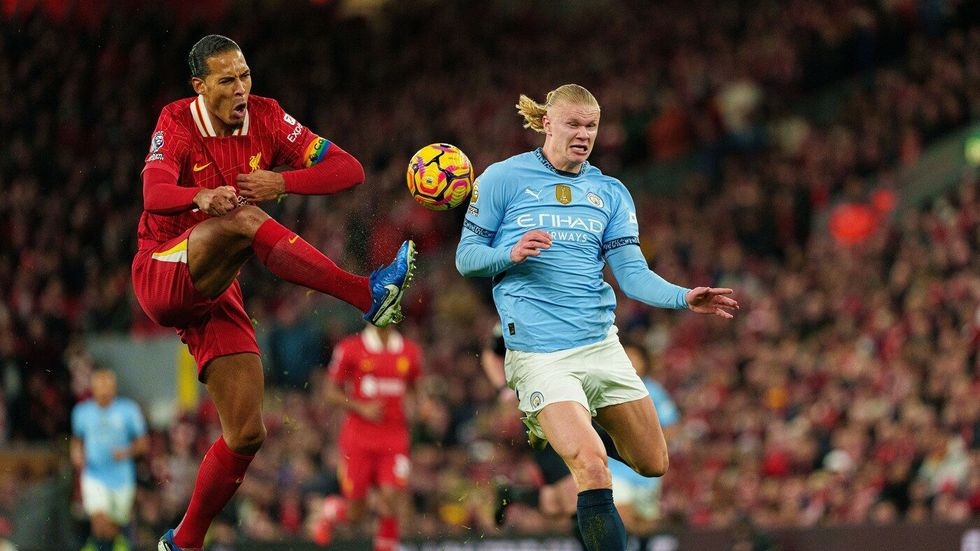 Souboje mezi Erlingem Haalandem a Virgilem van Dijkem budou znovu ozdobou šlágru Premier League