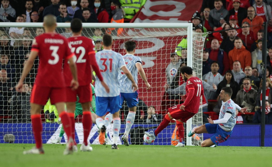 Mohamed Salah zakončil ve 22. minutě nádhernou akci a bylo to už 2:0 pro Liverpool