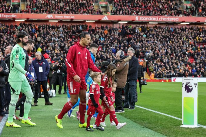 Děti Joty na hřišti a výhra Liverpoolu. Wolves další prohrou překonali nechtěný rekord Děti Joty na hřišti a výhra Liverpoolu. Wolves další prohrou překonali nechtěný rekord