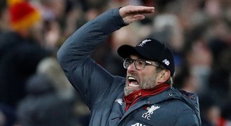 Liverpool na roztrhání. Dva zápasy ve dvou dnech a Klopp se zlobí: Uberte!