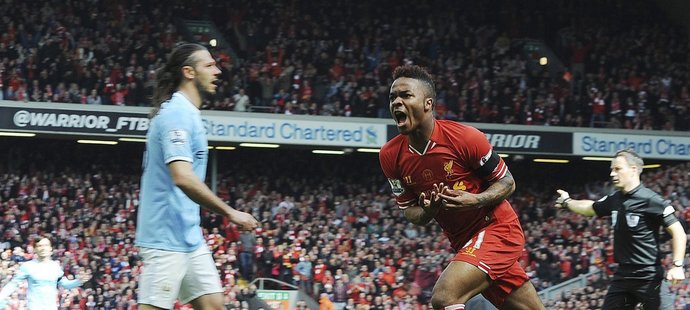 Liverpoolský Raheem Sterling slaví první gól v síti Manchesteru City