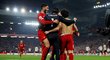 Radostná gólová oslava fotbalistů Liverpoolu proti Manchesteru United