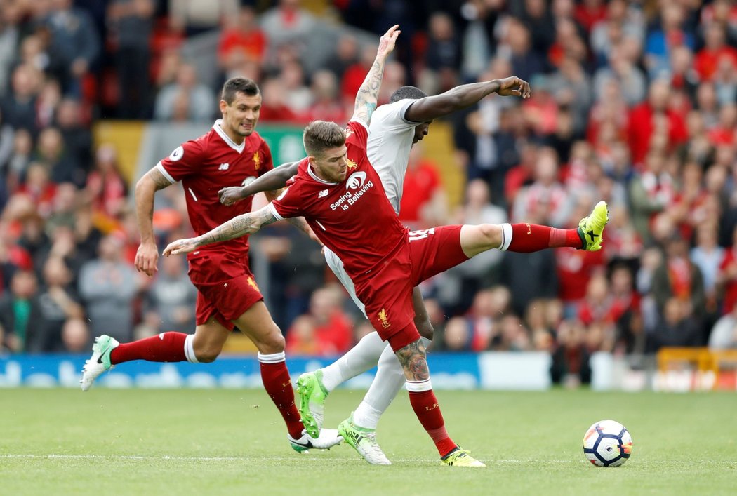 North-West Derby mezi Liverpoolem a Manchesterem United bylo plné osobních soubojů