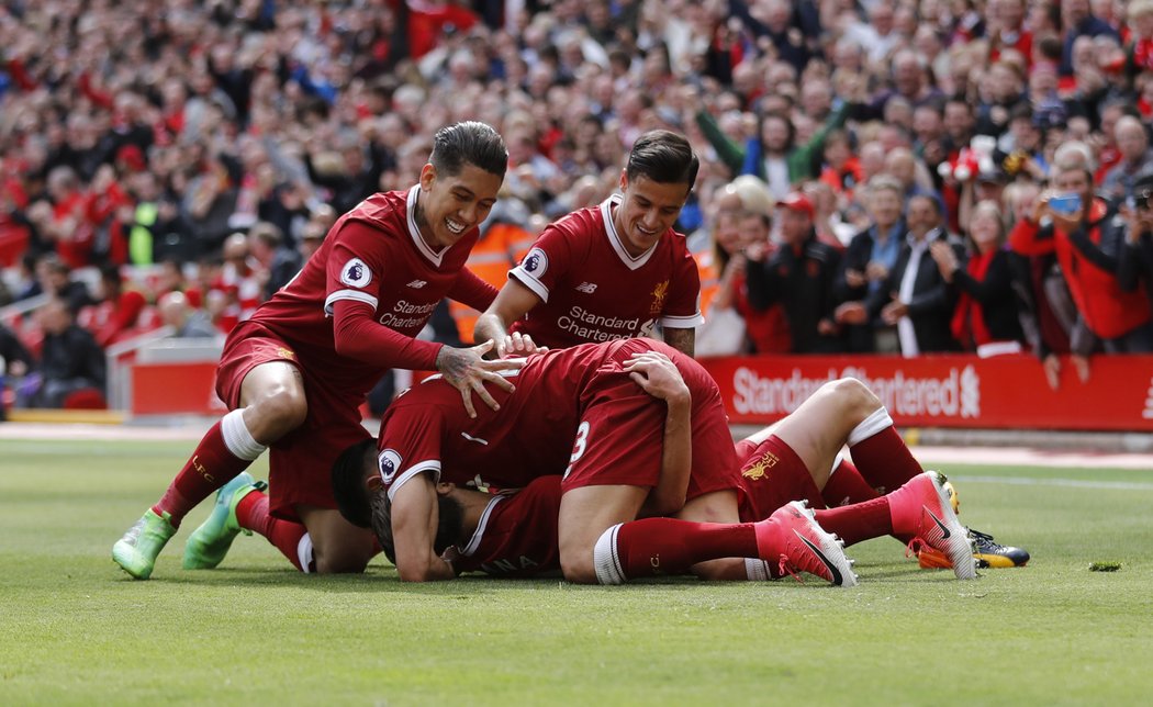 Radost fotbalistů Liverpoolu během utkání s Middlesbrough