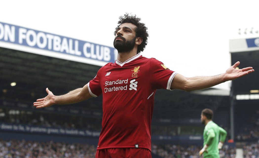 Liverpoolský Mohamed Salah slaví svůj gól do sítě West Bromwiche