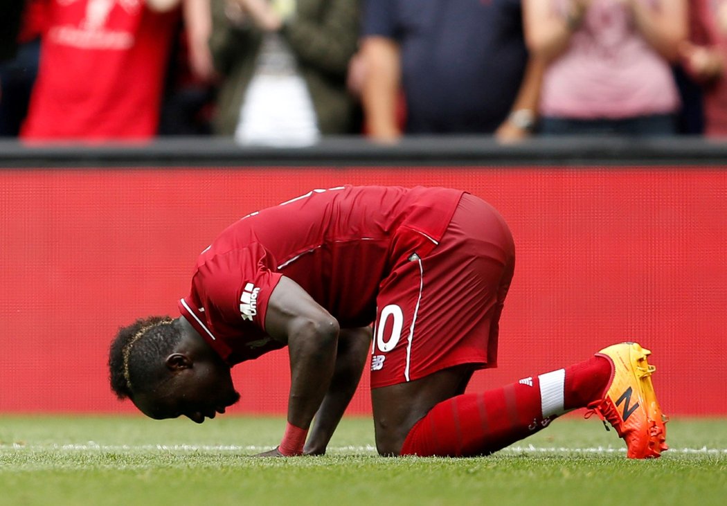 Útočník Liverpoolu Sadio Mane slaví branku do sítě West Hamu