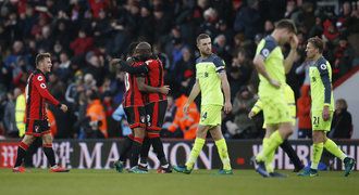 SESTŘIHY: Liverpool vedl 3:1, přesto prohrál! United selhali, Chelsea vládne