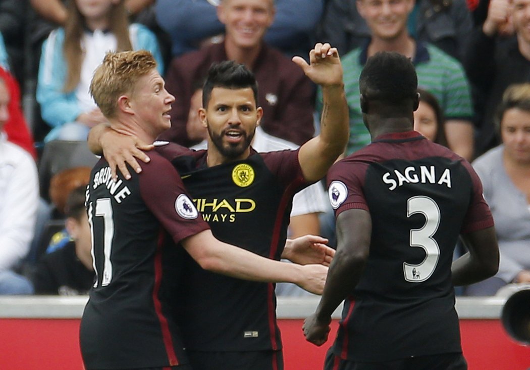 Proti Swansea řádil Sergio Agüero, vstřelil dvě branky za Manchester City