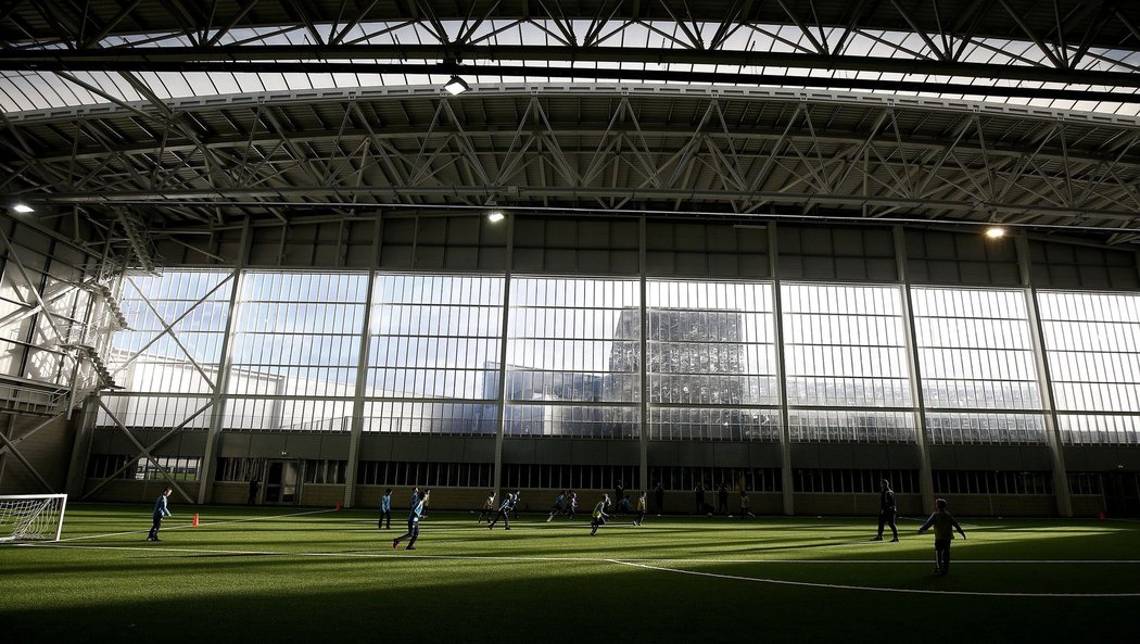 V zimě si budou moci mládežnické týmy Manchesteru City užívat v téhle kryté hale...
