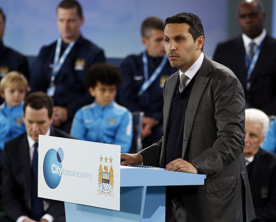Předseda představenstva Manchesteru City Khaldoon Al Mubarak při otvírání nové akademie