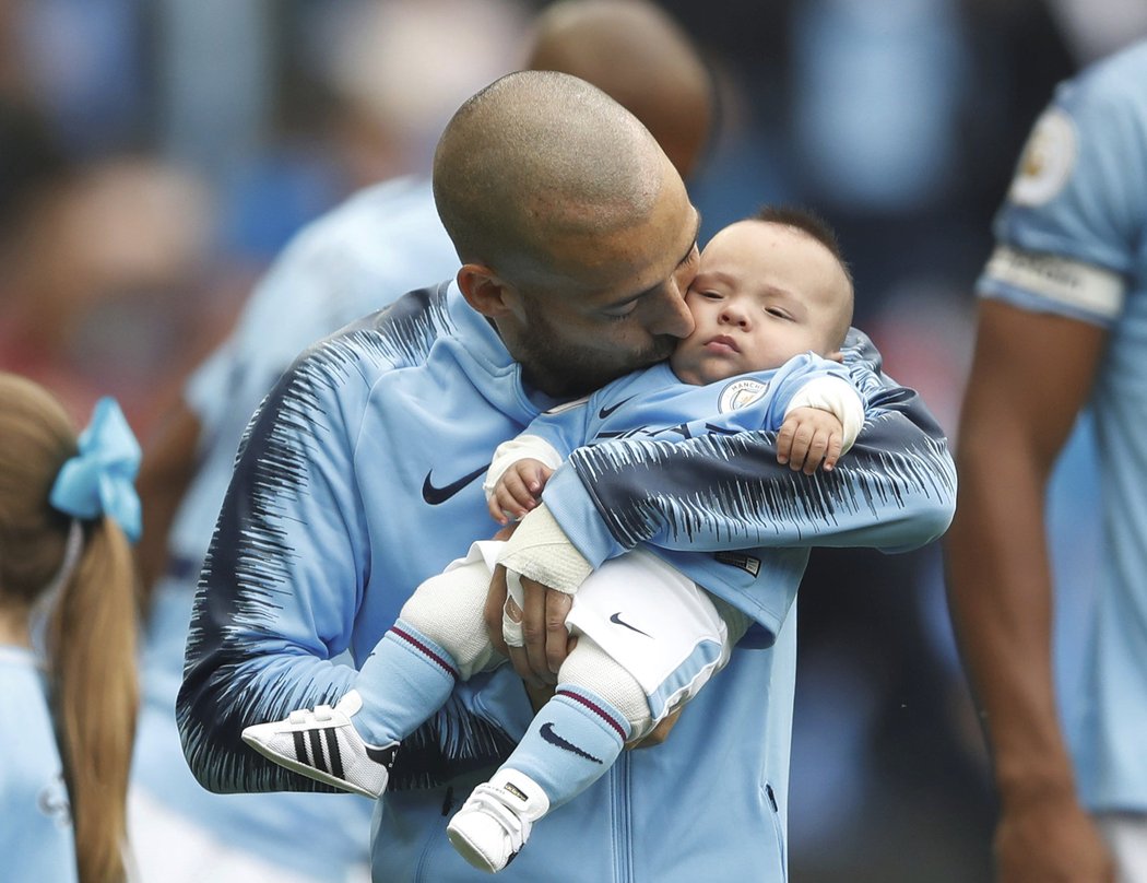 David Silva mohl poprvé světu ukázat malého bojovníka Matea, svého syna, který se narodil předčasně a ještě nedávno bojoval o život