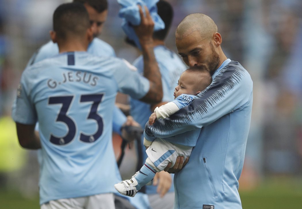 David Silva mohl poprvé světu ukázat malého bojovníka Matea, svého syna, který se narodil předčasně a ještě nedávno bojoval o život