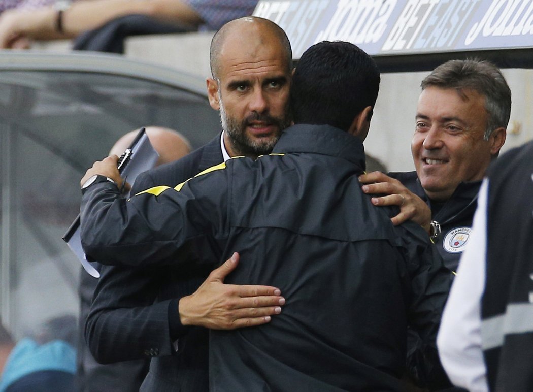 Spokojený trenér Manchesteru City pep Guardiola po výhře nad Swansea