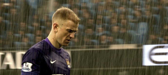 Zklamaný gólman Manchesteru City Joe Hart po porážce od Leicesteru