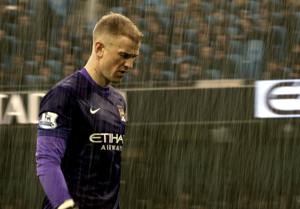 Zklamaný gólman Manchesteru City Joe Hart po porážce od Leicesteru