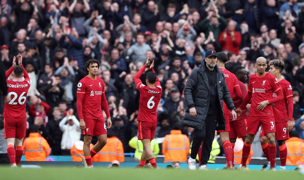 Liverpool po remíze na stadionu Manchesteru City ztrácí na rivala stále jeden bod