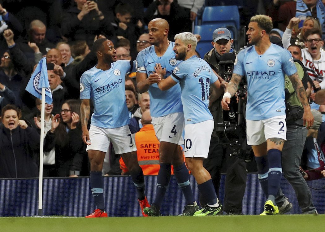 Kapitán Vincent Kompany rozhodl nádhernou střelou o výhře Manchesteru City