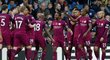Hráči Manchesteru City se radují z jedné z branek do sítě West Bromwiche