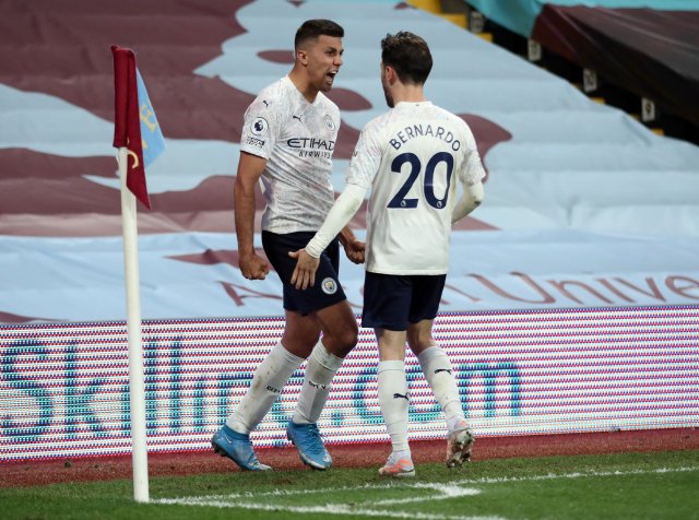 Rodri oslavuje branku v duelu Manchesteru City s Aston Villou