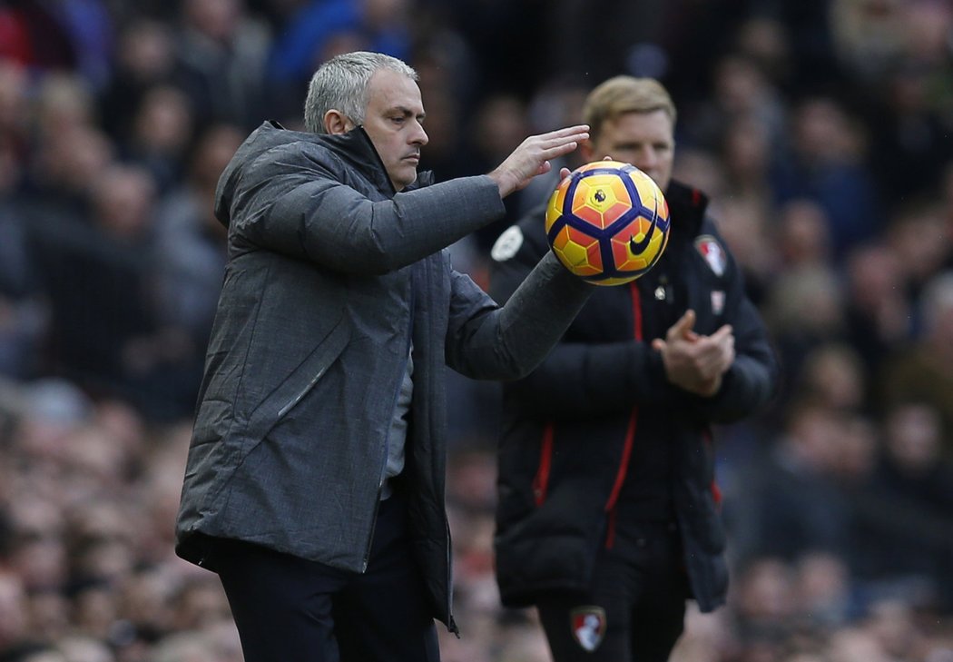 Trenér Manchesteru United José Mourinho během utkání s Bournemouthem