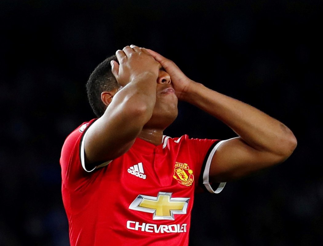 Zklamaný Anthony Martial po porážce Manchesteru United od Brightonu