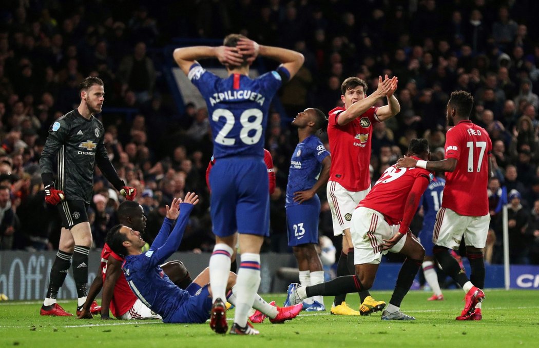 Radost fotbalistů Manchesteru United po brance do sítě Chelsea
