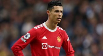 Ronaldo požádal o odchod z United! Chce hrát LM, agent jednal s Chelsea