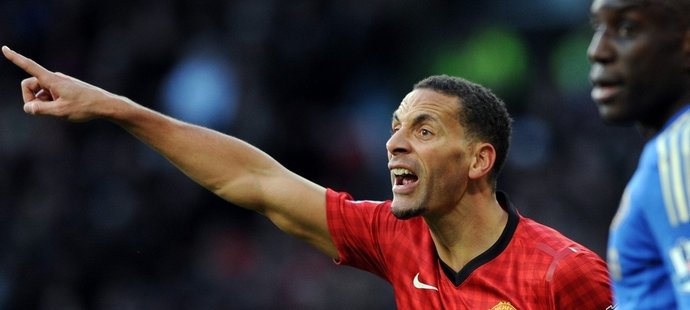 Obránce Manchesteru United Rio Ferdinand se vrací do anglické reprezentace