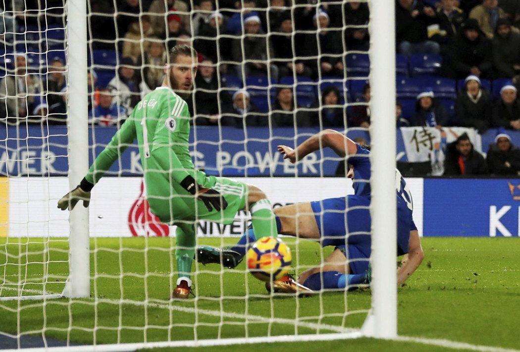 Harry Maguire v poslední minutě zachránil Leicesteru remízu proti United