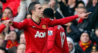 Van Persie s Evrou sestřelili Liverpool, United vládnou Anglii