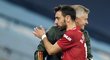 Bruno Fernandes v objetí s koučem Solskjaerem