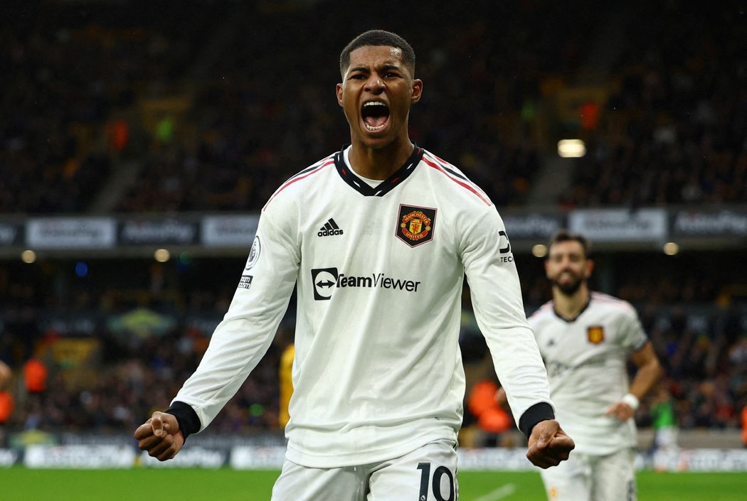 Marcus Rashford se raduje z gólu v zápase proti Wolverhamptonu