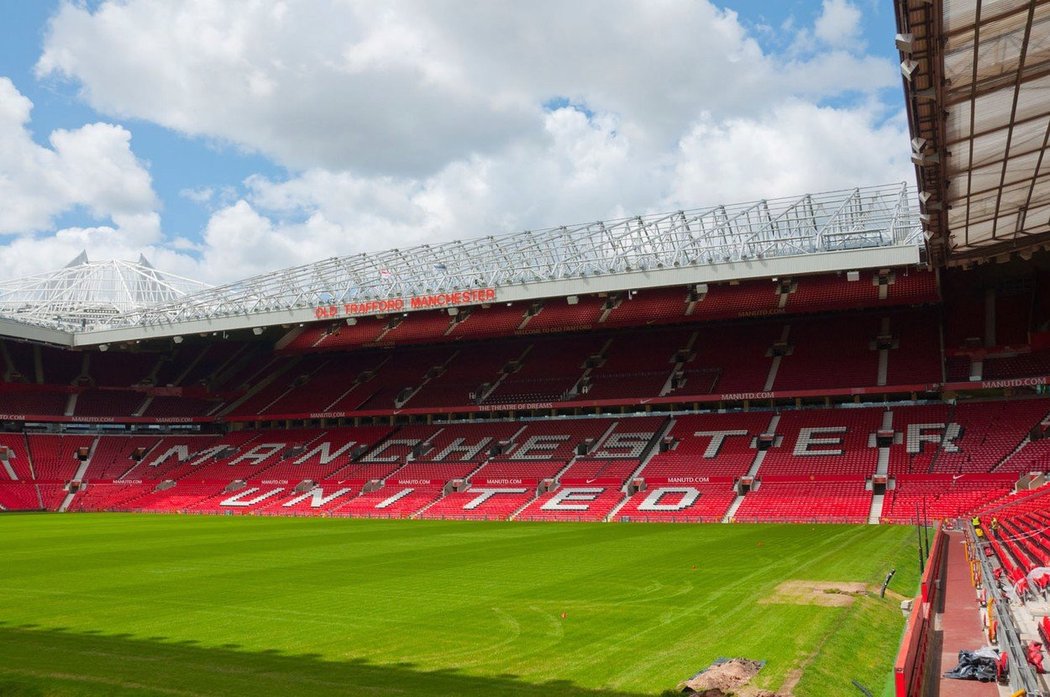 Legendární stadion Manchesteru United, Old Trafford, je zastaralý a ztrácí krok s moderní konkurencí