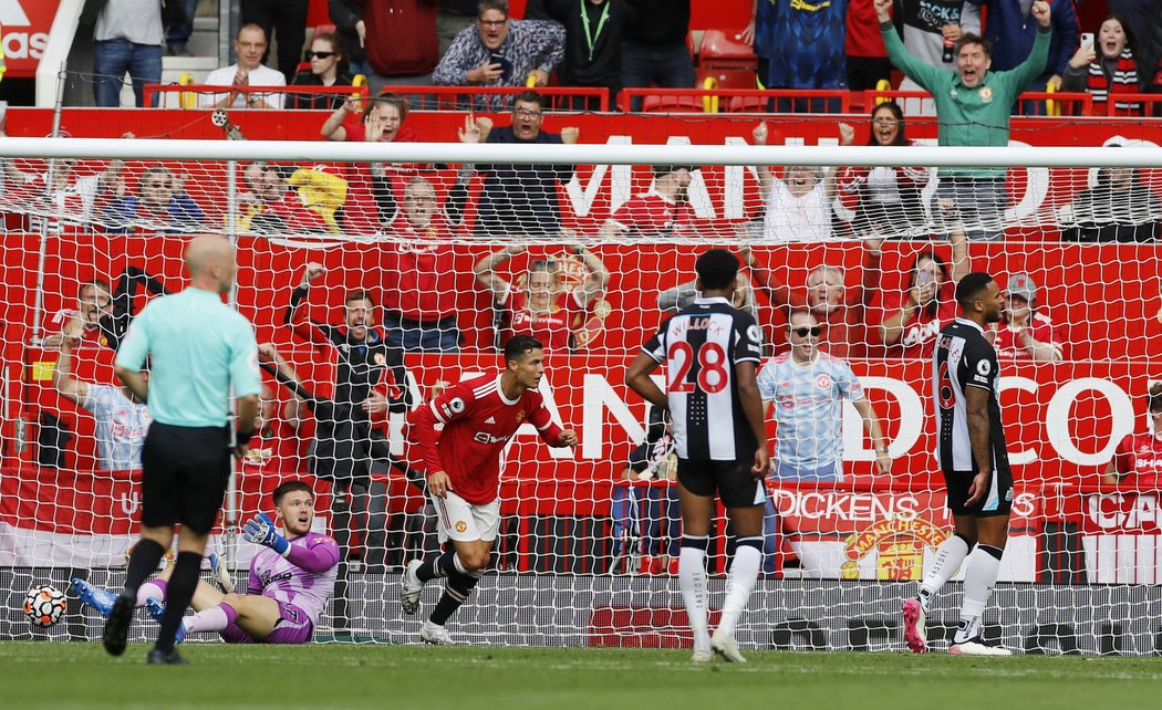 Cristiano Ronaldo se při návratu na Old Trafford hned prosadil