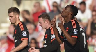 SESTŘIHY: Martial priblížil United k City, Arsenal prohrál na Chelsea