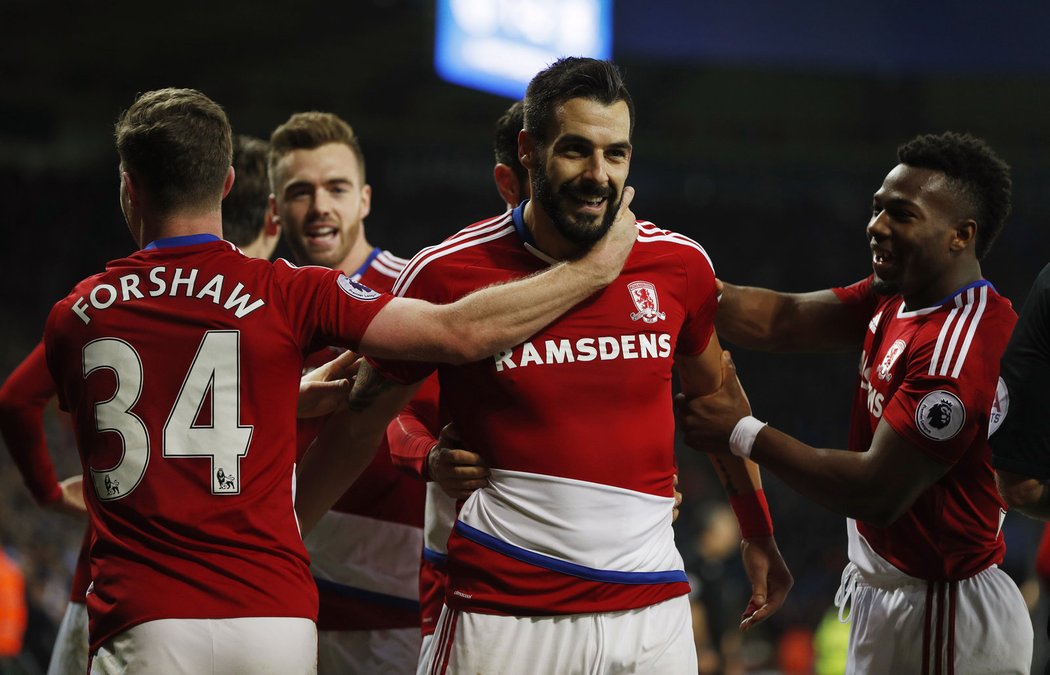 Alvaro Negredo z Middlesbrough slaví druhou branku do sítě Leicesteru