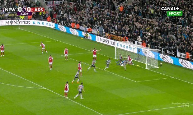 SESTŘIH: Newcastle - Arsenal 1:0. Rozhodl sporný gól Gordona