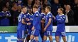 Hráči Leicesteru se radují po gólu Patsona Daky